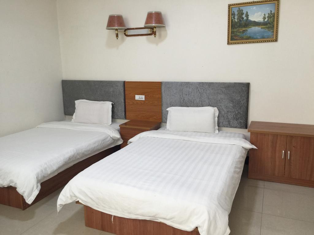 Huashan Gehui Hotel Huayin Екстер'єр фото